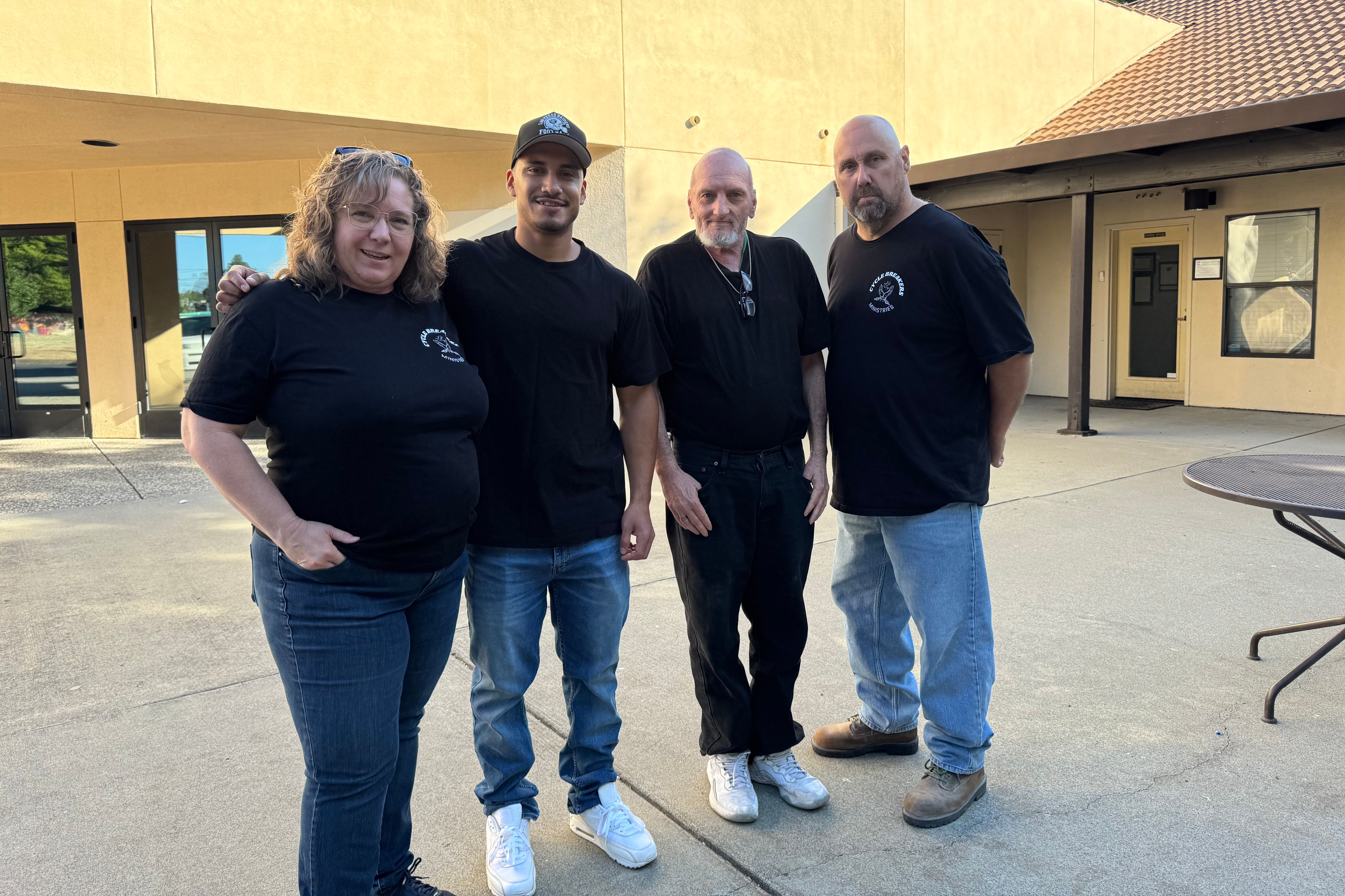 people-hugging-in-group